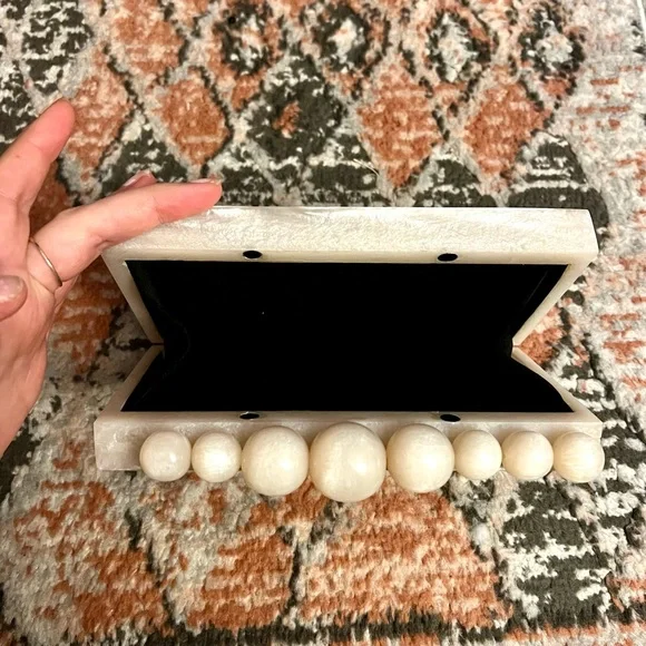 Cream Marble “On The List” Acrylic Box Clutch Purse 🌿 - Picture 7 of 10